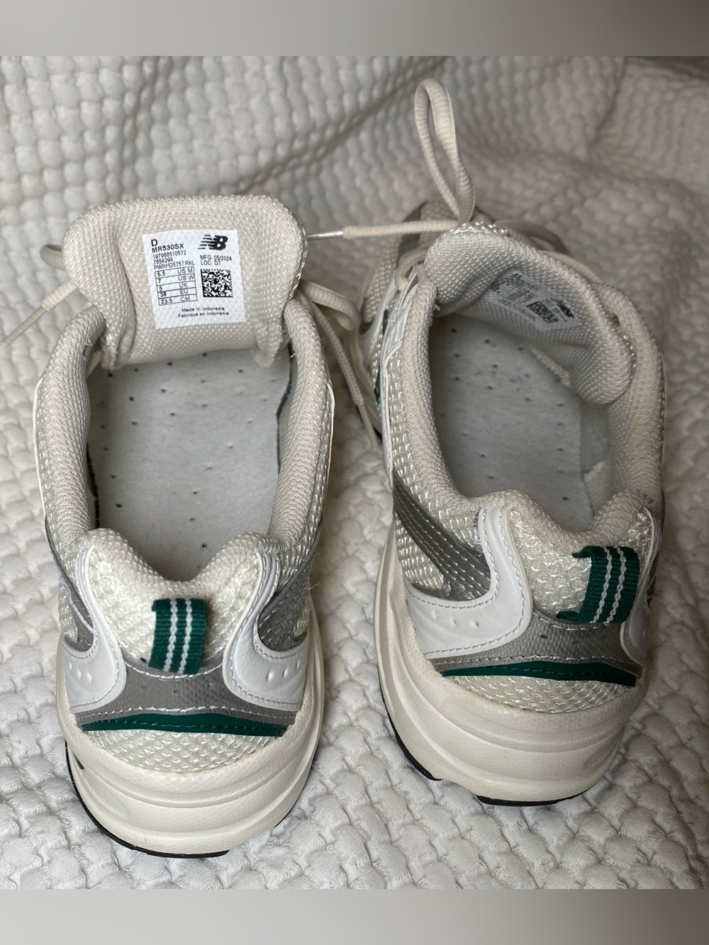 New Balance 530 Sea Salt and Green Marsh - Picture 5 of 7